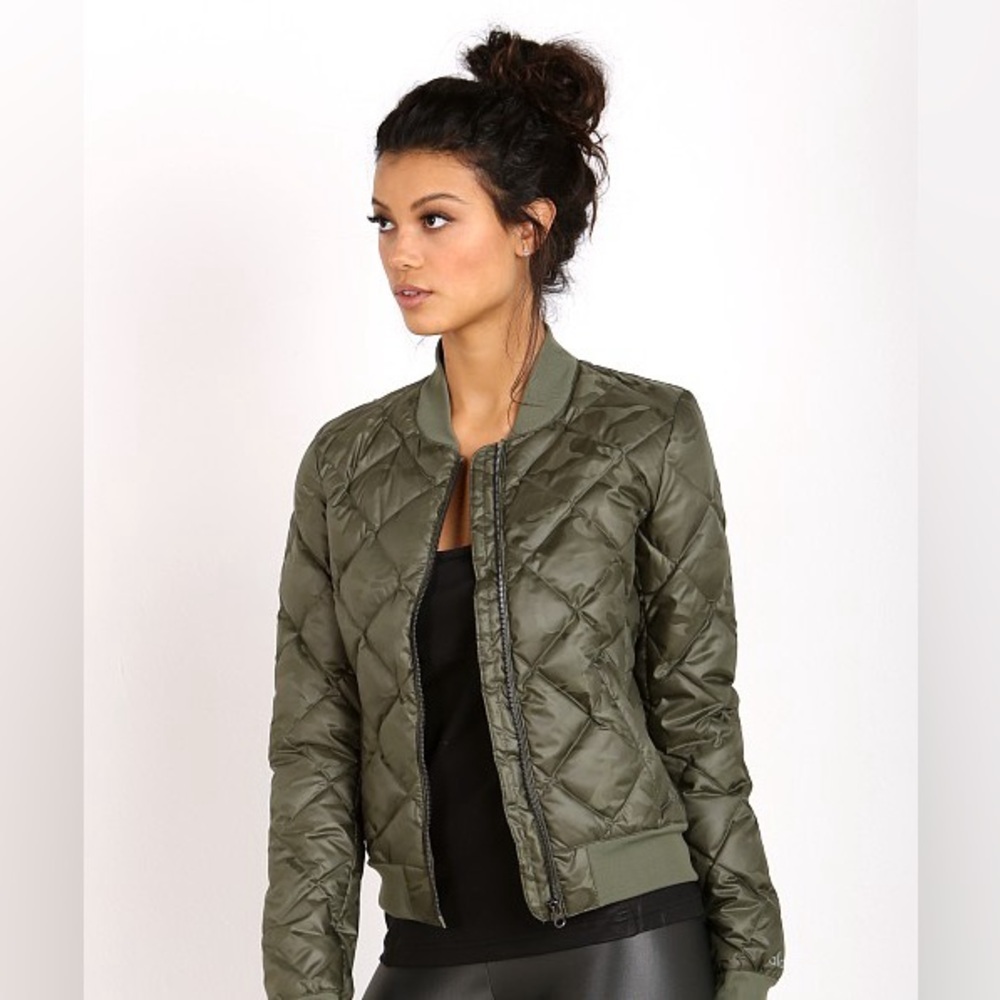 Alo Idol Bomber Jacket Full Zip Green Camo Puffer Down Size Small EUC